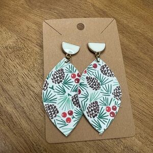 5/$10 Festive Leaf Drop‎ Earrings with Pinecone Design